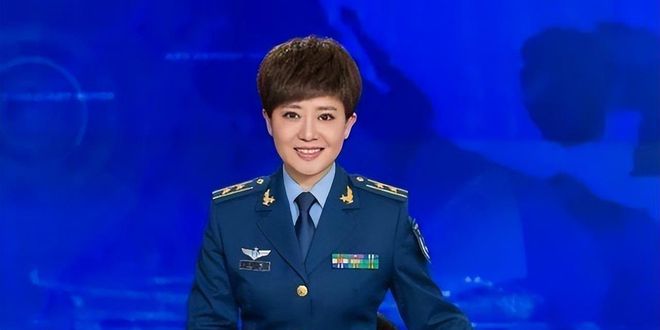 軍事節(jié)目女主持人，閃耀熒屏的星光，軍事節(jié)目女主持人，熒屏上的璀璨星光