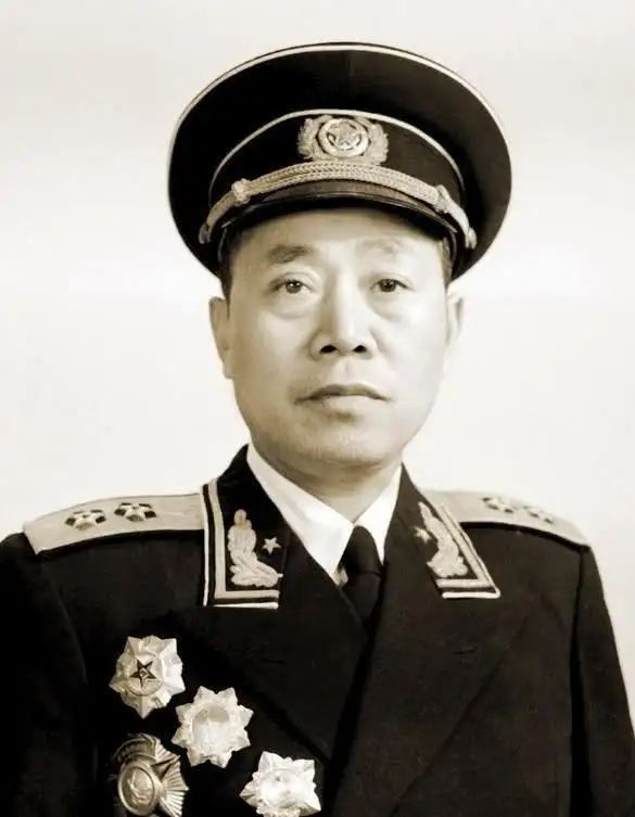 上將上面還有等級嗎，探究軍銜體系中的高級職位與等級劃分，軍銜體系揭秘，上將之上是否還有更高級別？高級職位與等級劃分全解析