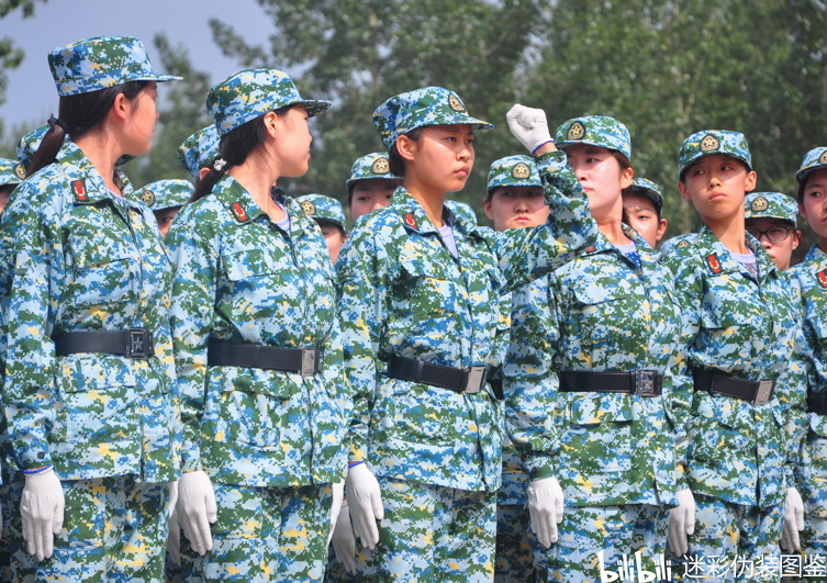 軍訓(xùn)服，時尚與功能的完美結(jié)合，軍訓(xùn)服，時尚與功能交融的完美典范