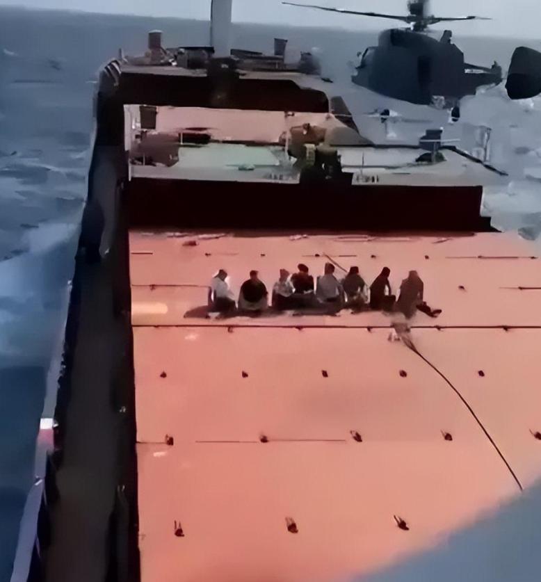 俄羅斯向美軍艦開火，事件背景與SEO解讀，俄羅斯對美軍艦開火事件背景解析與SEO視角解讀