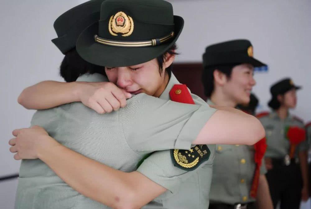 關(guān)于21式各軍種八一臂章的探討，關(guān)于各軍種八一臂章的探討，深入解析21式臂章特點(diǎn)