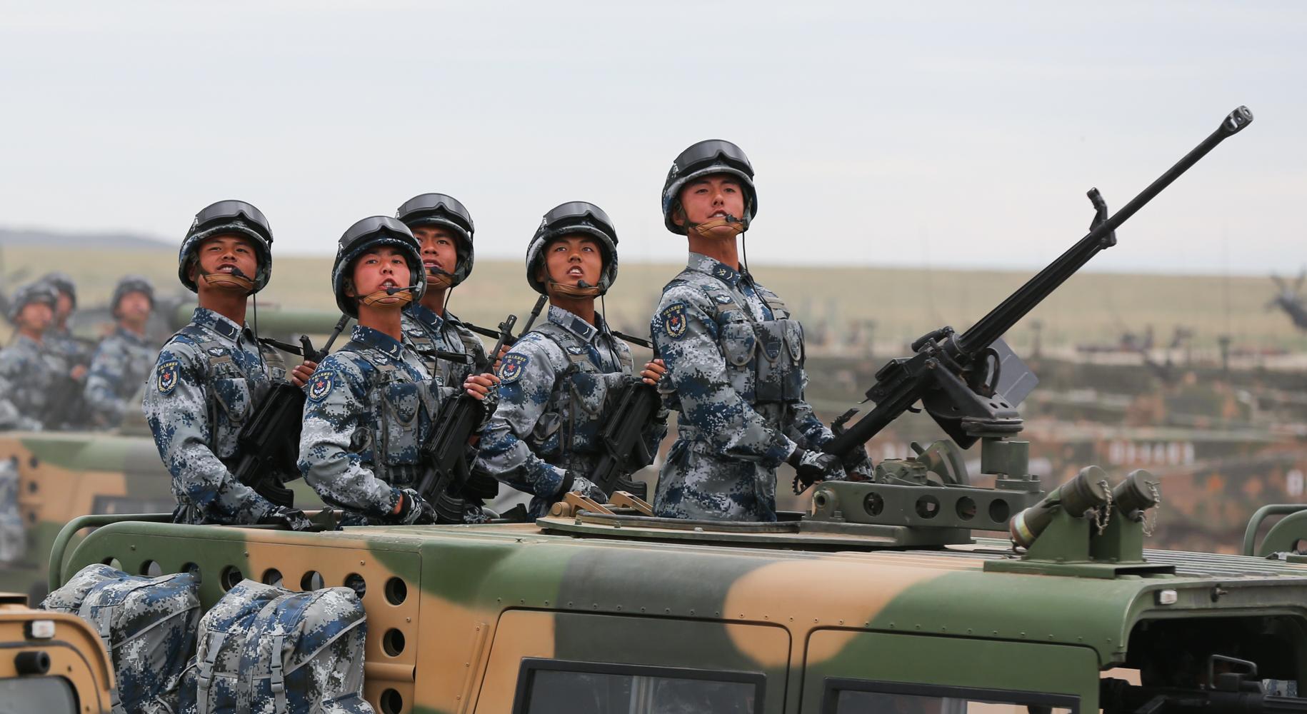 建軍90年閱兵完整版，回顧歷史，展望未來，建軍90年閱兵回顧，歷史印記與未來展望