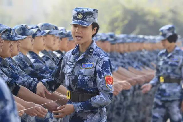 大學(xué)生女兵容易被錄取嗎？解析影響因素與機(jī)會平等，女大學(xué)生兵錄取機(jī)會解析，影響因素與平等權(quán)益探討