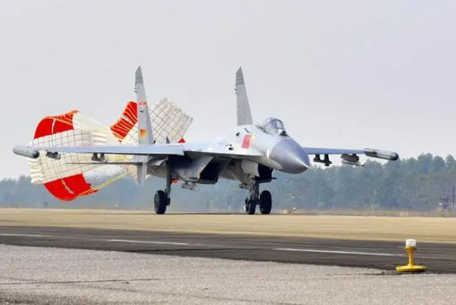 連云港軍用機場殲-11，揭秘軍事航空的神秘面紗，揭秘連云港軍用機場殲-11軍事航空的神秘面紗