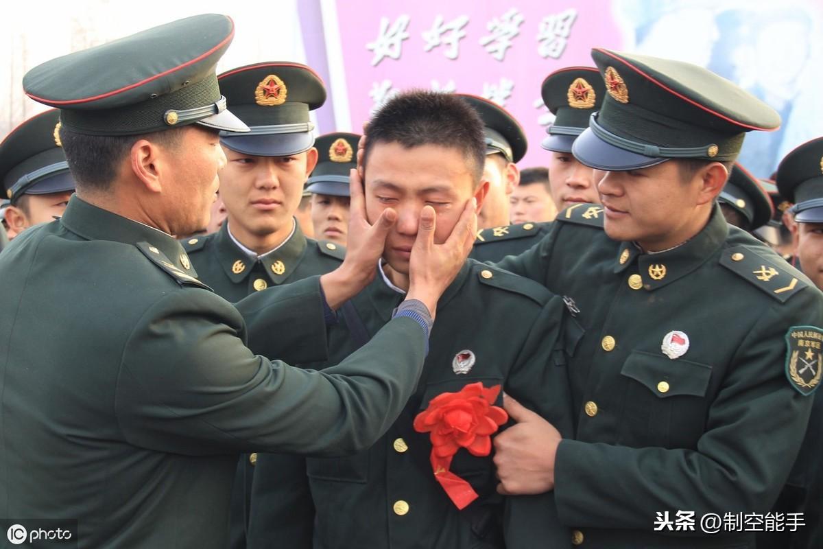 空軍義務(wù)兵在軍隊中的職責與角色，探尋空軍義務(wù)兵的主要任務(wù)，空軍義務(wù)兵職責與角色探究，主要任務(wù)解析