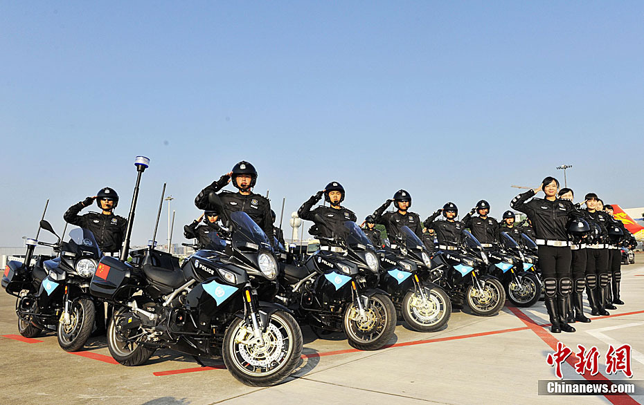 國賓護衛(wèi)隊護衛(wèi)視頻，展現(xiàn)榮譽與力量的精彩瞬間，國賓護衛(wèi)隊榮譽與力量的精彩瞬間，護衛(wèi)視頻展現(xiàn)震撼力量