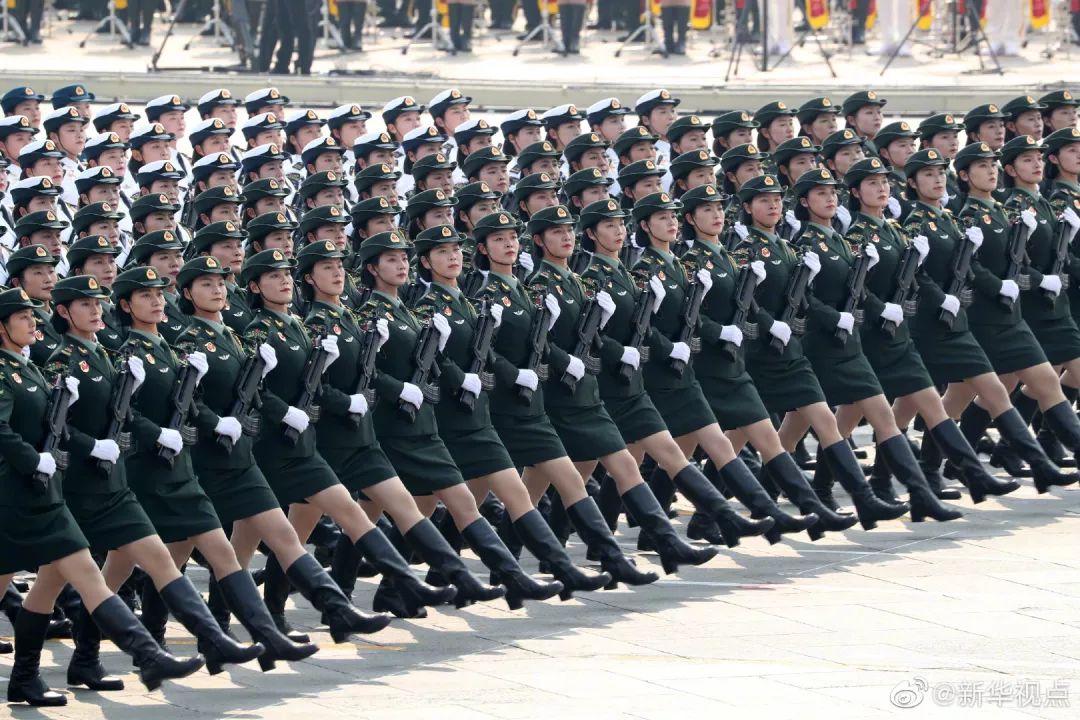 國慶閱兵女兵方隊視頻，展現(xiàn)新時代巾幗英雄風(fēng)采，國慶閱兵女兵方隊視頻，展現(xiàn)新時代巾幗英雄風(fēng)采閃耀閱兵場