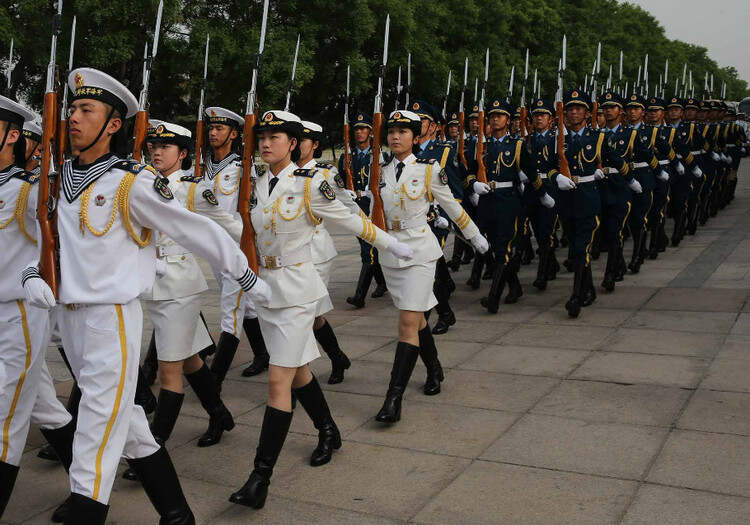 女兵儀仗隊照片大全，展現(xiàn)颯爽英姿的絕美瞬間，女兵儀仗隊風采展示，颯爽英姿的絕美瞬間圖片大全