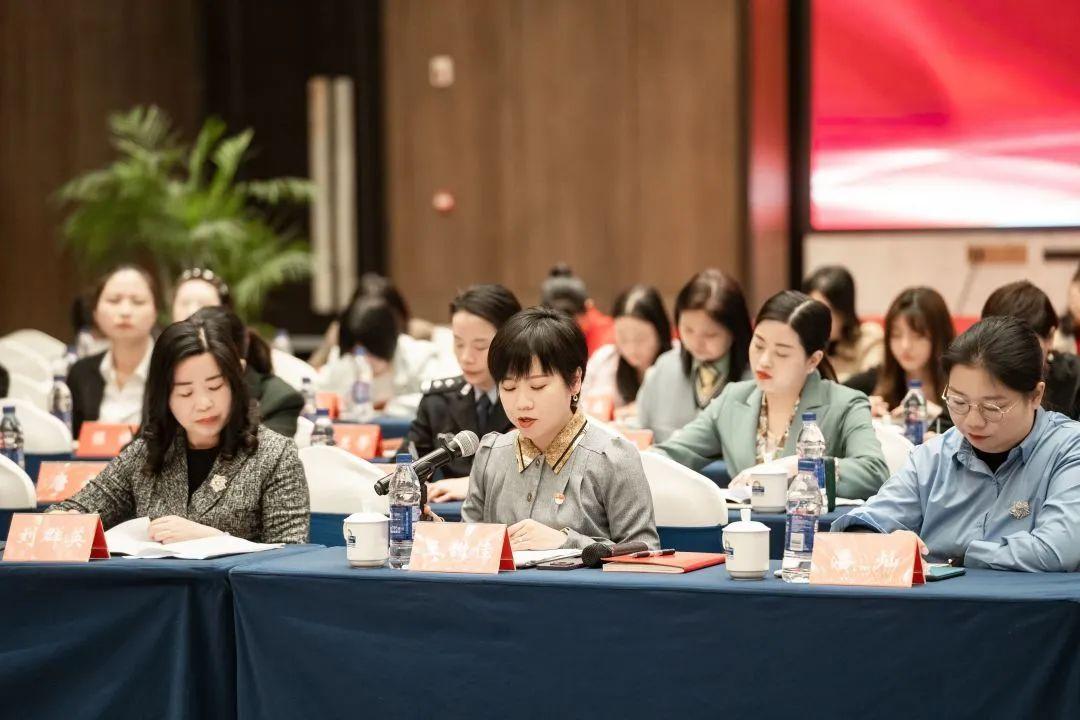 正版管家婆軟件，全面解析其優(yōu)勢與價值，正版管家婆軟件，優(yōu)勢與價值全面解析