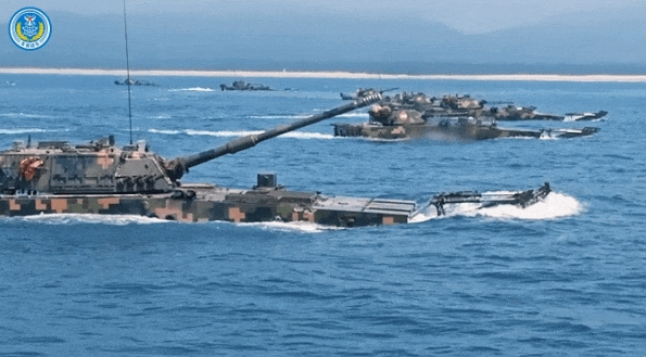世界最新軍事動態(tài)，全球軍事變革與技術前沿的探索，全球軍事動態(tài)與技術前沿的探索之旅