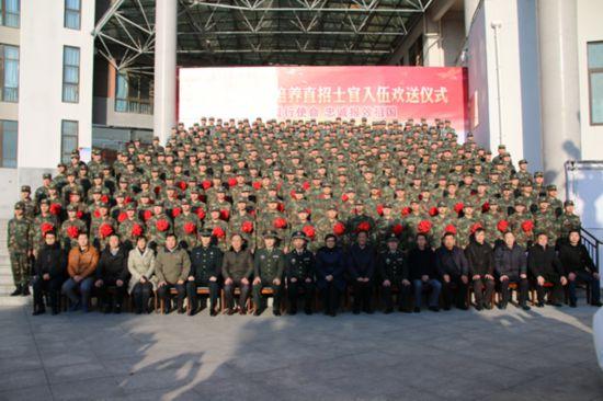 揭秘直招士官背后的挑戰(zhàn)與風(fēng)險(xiǎn)，為何不建議選擇直招士官之路？，揭秘直招士官背后的挑戰(zhàn)與風(fēng)險(xiǎn)，選擇直招士官需謹(jǐn)慎考慮的風(fēng)險(xiǎn)因素分析