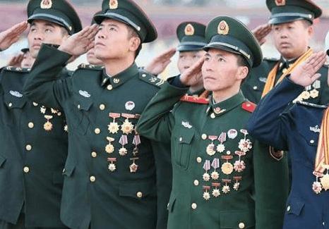 軍士長是什么級別？深入了解軍士長的職責(zé)與地位，軍士長的職責(zé)與地位，揭秘軍士長的級別與角色