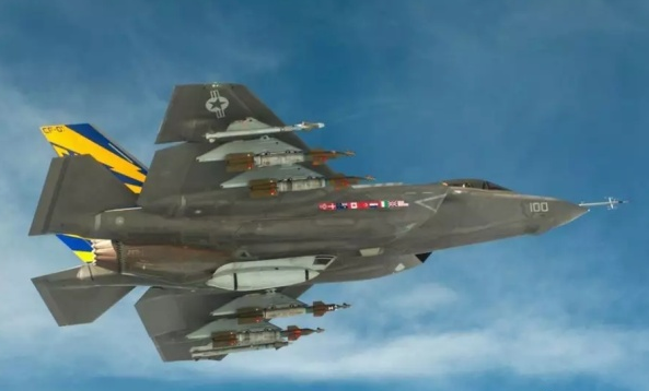 殲-35官方介紹，新一代艦載戰(zhàn)斗機(jī)的卓越性能，殲-35新一代艦載戰(zhàn)斗機(jī)卓越性能介紹