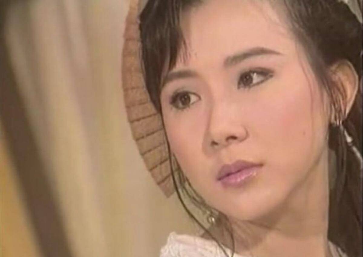 整容毀掉的女星都有誰，深度探討與反思，深度探討與反思，整容遺憾，哪些女星因整容失去光彩？